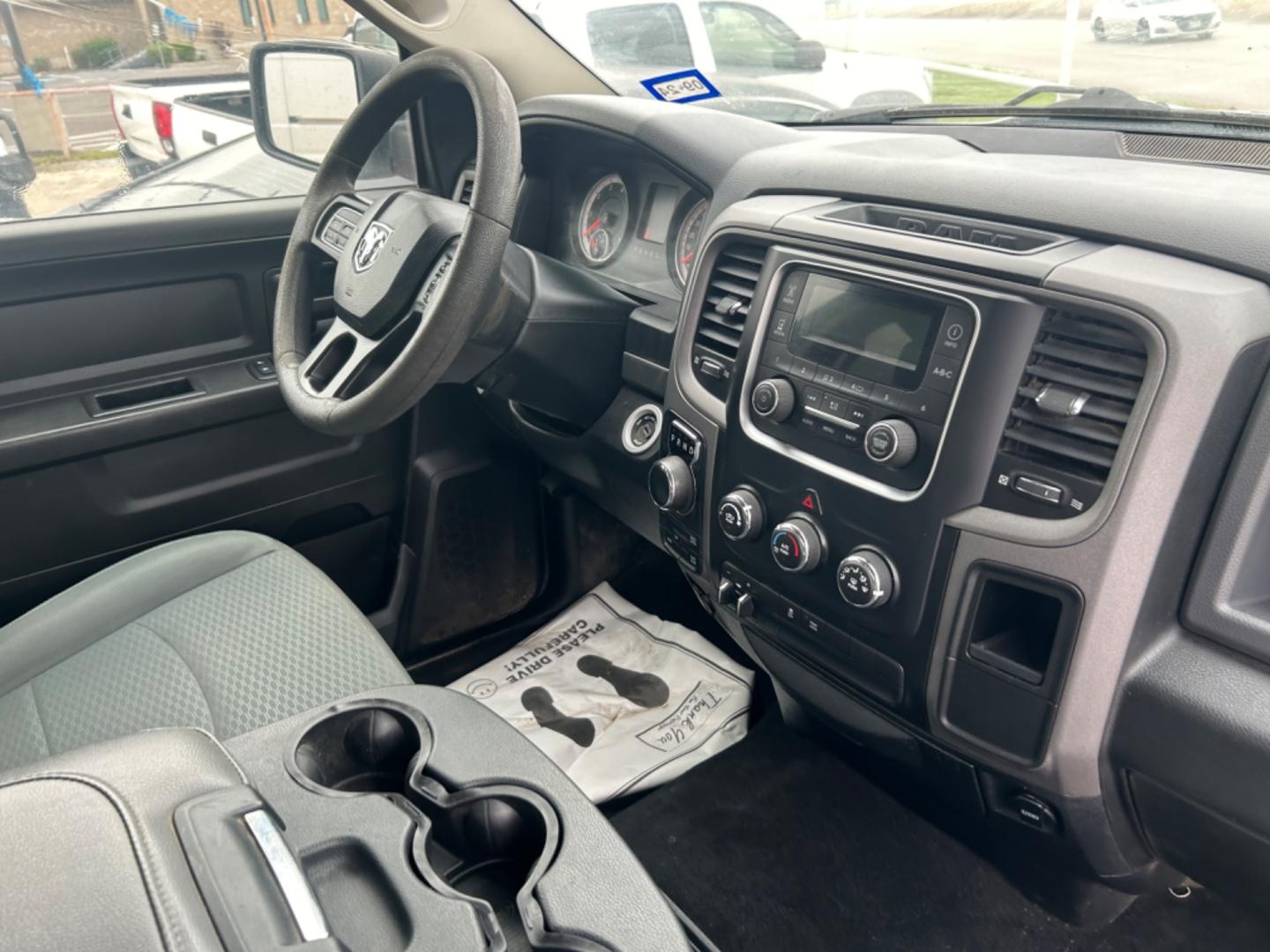 2018 White RAM 1500 Tradesman Crew Cab SWB 4WD (3C6RR7KT2JG) with an 5.7L V8 OHV 16V engine, 8A transmission, located at 1687 Business 35 S, New Braunfels, TX, 78130, (830) 625-7159, 29.655487, -98.051491 - Photo#3